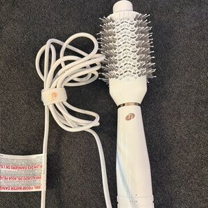 T3 White and Rose Gold Hot Air Round Brush Styler